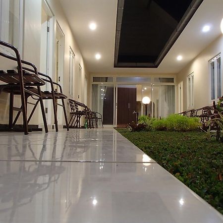Shakila Guest House Malang Kültér fotó