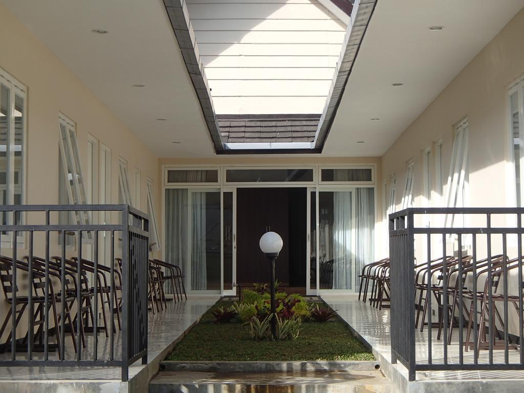 Shakila Guest House Malang Kültér fotó